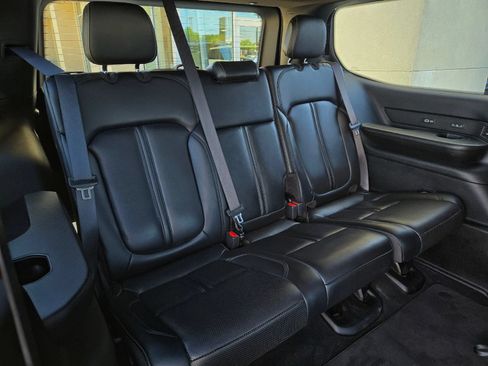 Used 2022 Jeep Wagoneer Series II w/ Premium Group I AWD/4WD image 30