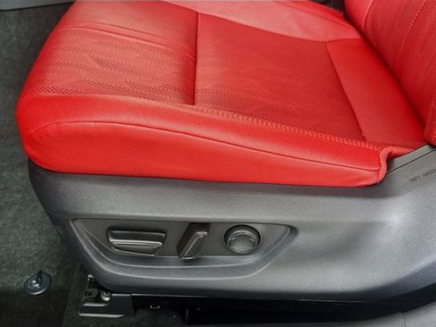 Used 2025 Toyota Camry XSE FWD image 16