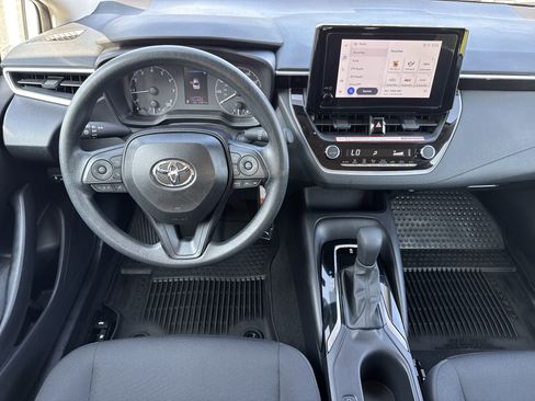 Used 2025 Toyota Corolla LE FWD image 18