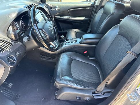 Used 2020 Dodge Journey Crossroad FWD image 25