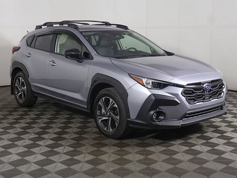 Used 2024 Subaru Crosstrek 2.0i Premium AWD/4WD image 2