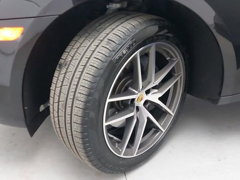 Certified 2026 Porsche Macan AWD/4WD image 34