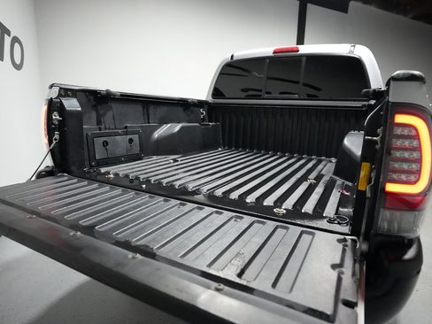 Used 2013 Toyota Tacoma PreRunner image 18