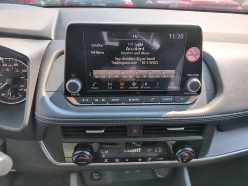 Used 2026 Nissan Rogue SV AWD/4WD image 18
