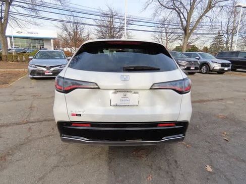 Used 2023 Honda HR-V EX-L image 5