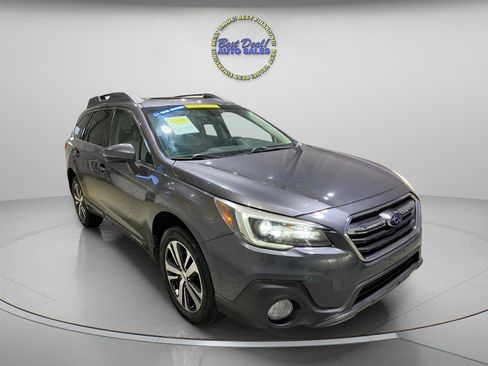 Used 2018 Subaru Outback 2.5i Limited AWD/4WD image 6