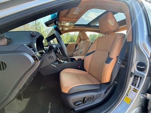 Certified 2025 Lexus ES 350 w/ Premium Package image 19