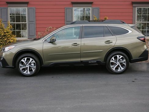 Used 2022 Subaru Outback Limited image 4