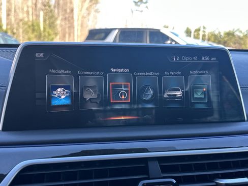 Used 2017 BMW 750i xDrive image 6