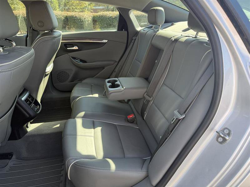 Used 2018 Chevrolet Impala Premier w/ Premier Convenience Package FWD image 13