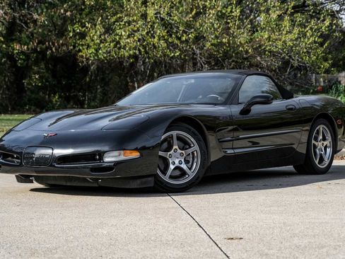 Used 2002 Chevrolet Corvette Convertible w/ Preferred Equipment Group2 image 5