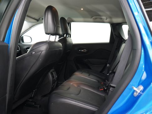 Used 2023 Jeep Cherokee Altitude Lux AWD/4WD image 18