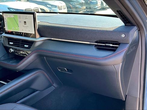 Used 2025 Ford Explorer ST-Line w/ Premium Package image 18