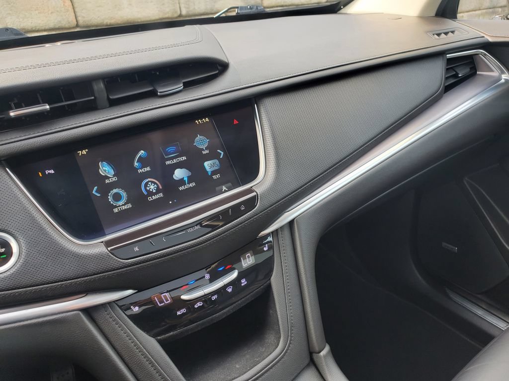 Used 2017 Cadillac XT5 Luxury w/ Driver Awareness Package AWD/4WD image 25