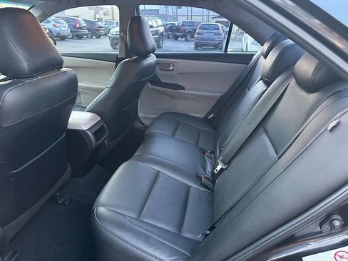 Used 2016 Toyota Camry SE image 22