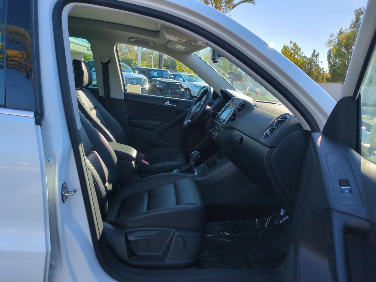 Used 2017 Volkswagen Tiguan Wolfsburg Edition FWD image 28