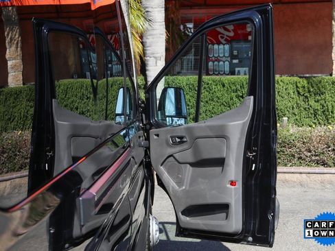 Used 2021 Ford Transit 350 XLT image 32