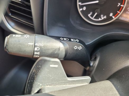 Used 2021 Nissan Rogue SV AWD/4WD image 25