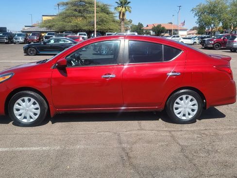 Used 2015 Nissan Versa SV FWD image 5