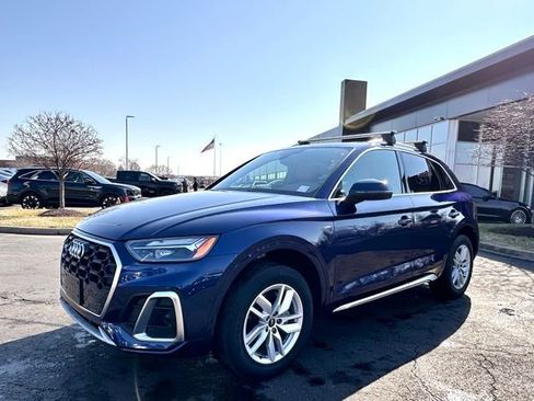 Used 2023 Audi Q5 2.0T Premium w/ Convenience Package image 4