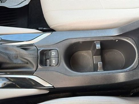 Used 2023 Toyota Corolla Cross L image 14