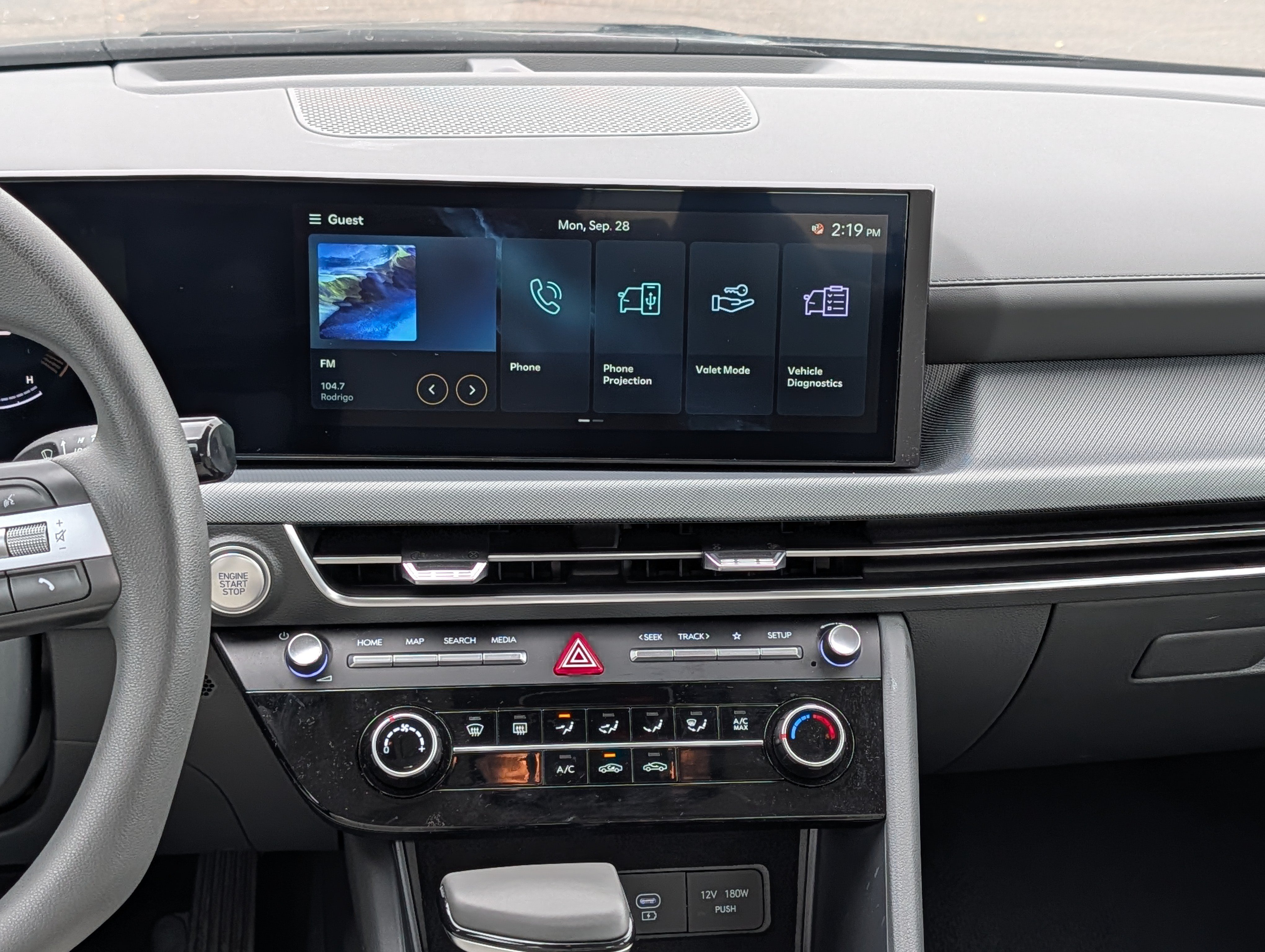 Used 2025 Hyundai Sonata SE FWD image 14
