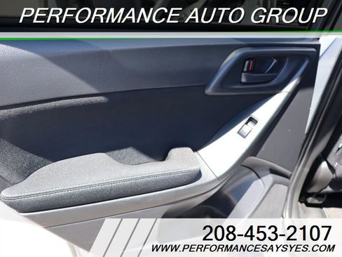Used 2015 Subaru Forester 2.5i Premium w/ All-Weather Package AWD/4WD image 16