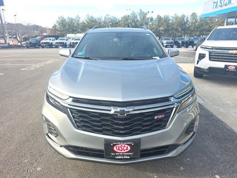 Used 2023 Chevrolet Equinox RS image 2