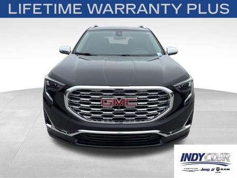 Used 2020 GMC Terrain Denali w/ Denali Premium Package FWD image 2