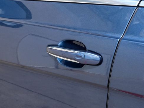 Used 2019 Bentley Bentayga AWD/4WD image 49