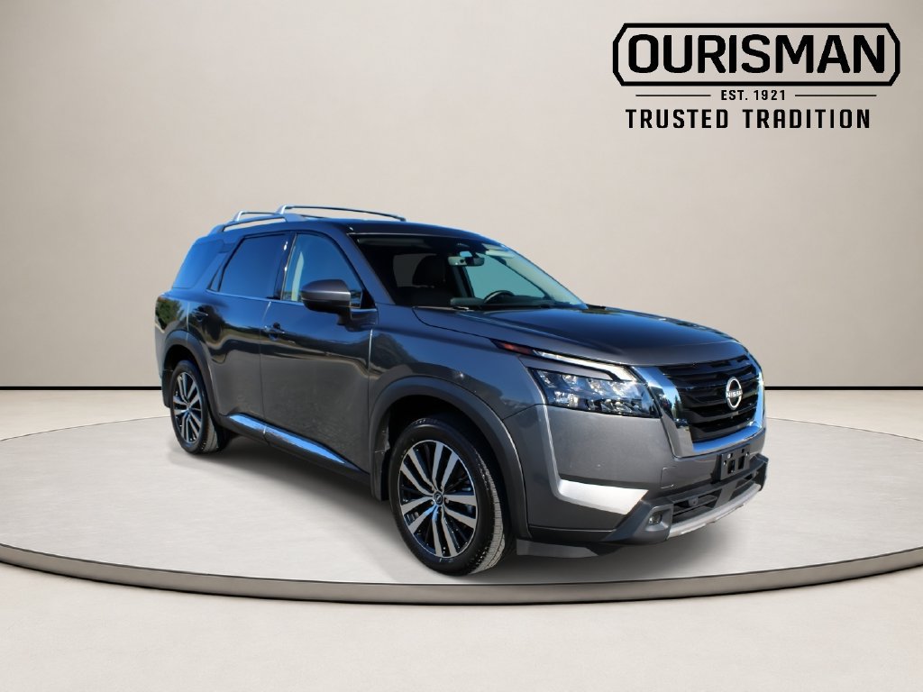 Used 2025 Nissan Pathfinder Platinum w/ Cargo Package AWD/4WD image 2