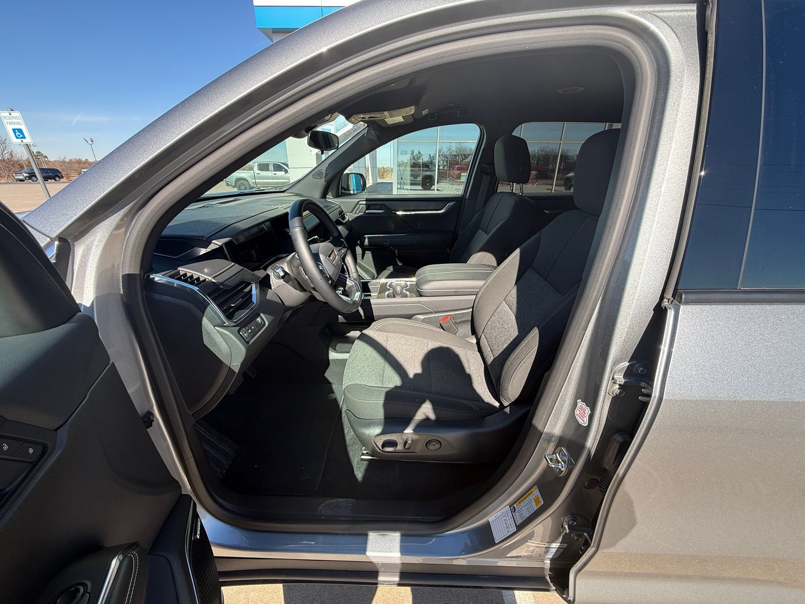 Used 2025 GMC Acadia Elevation FWD image 9