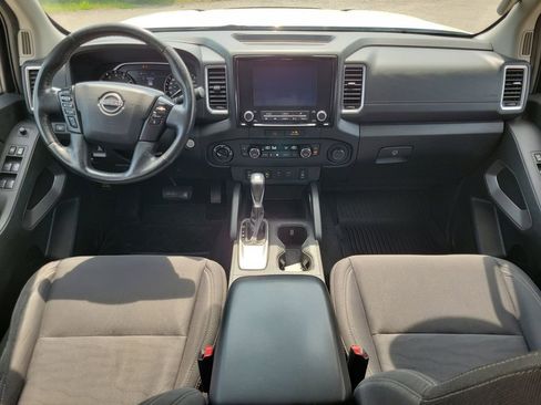 Used 2022 Nissan Frontier SV AWD/4WD image 12