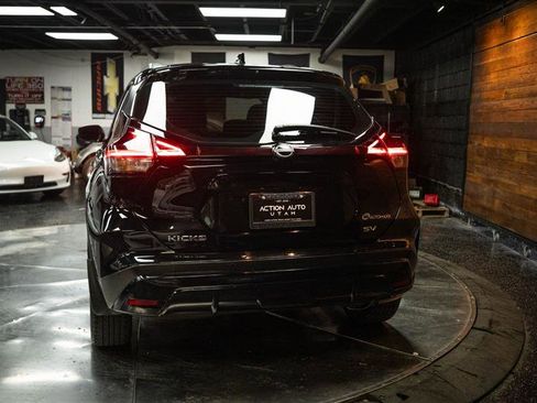Used 2023 Nissan Kicks SV FWD image 6