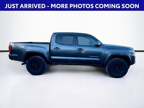 Used 2022 Toyota Tacoma SR5 image 9