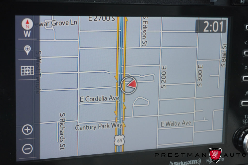 Used 2020 Toyota Sienna XLE w/ XLE Navigation Package FWD image 7