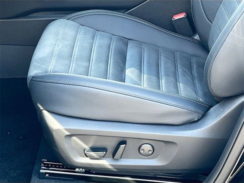 New 2025 Mitsubishi Outlander SE image 19