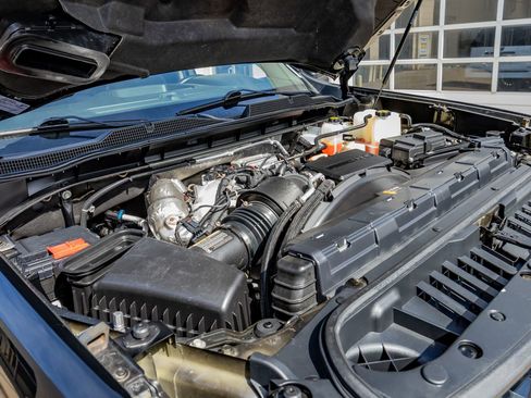 Used 2022 Chevrolet Silverado 2500 LT w/ Midnight Edition image 39