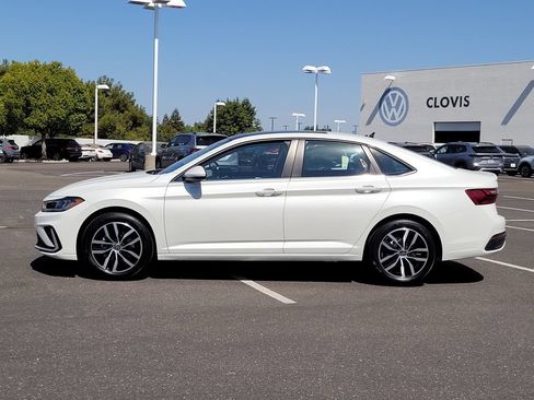 New 2026 Volkswagen Jetta SE FWD image 8