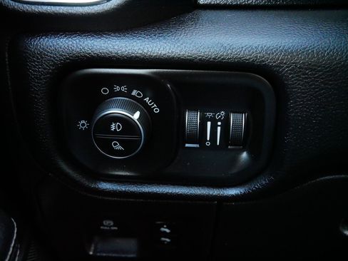 Used 2019 RAM 1500 Laramie image 26