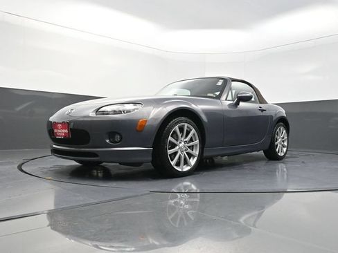 Used 2006 MAZDA MX-5 Miata Grand Touring w/ Premium Pkg RWD image 29