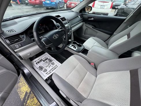 Used 2012 Toyota Camry L image 15