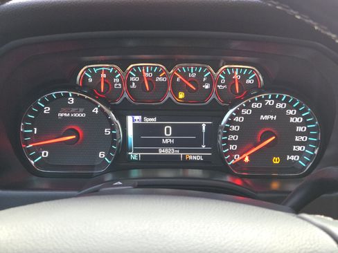 Used 2018 Chevrolet Silverado 1500 LT w/ Texas Edition AWD/4WD image 18