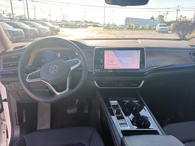 Certified 2024 Volkswagen Atlas SE AWD/4WD image 14