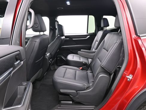 Used 2024 GMC Acadia Elevation w/ Luxury Package FWD image 35