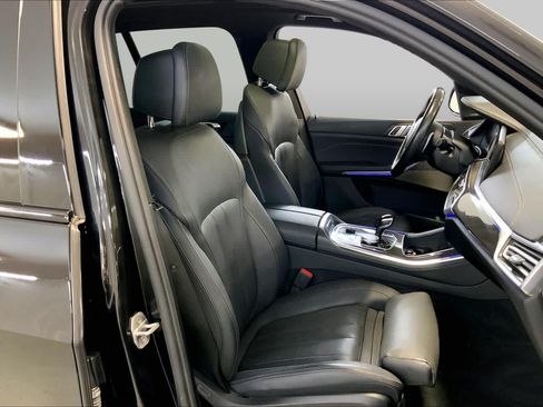 Used 2022 BMW X5 M50i w/ Premium Package AWD/4WD image 8