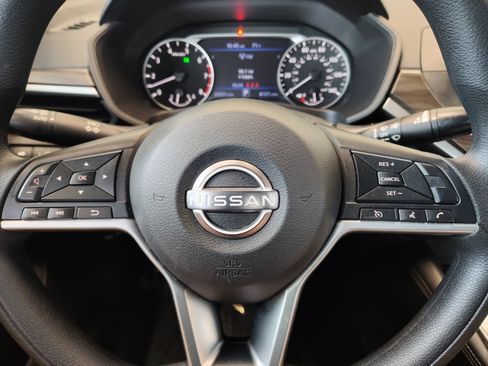 Used 2023 Nissan Altima 2.5 SV FWD image 18