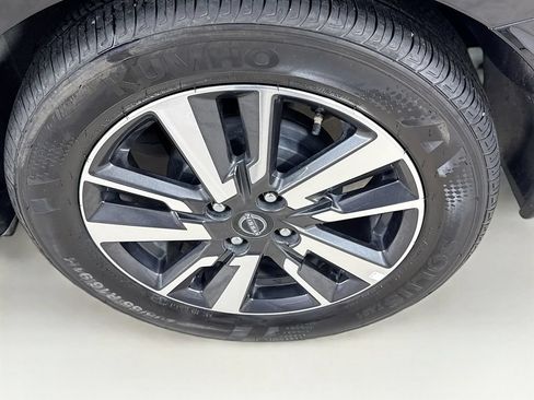 Used 2024 Nissan Versa SV FWD image 36