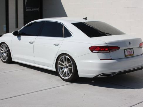 Used 2020 Volkswagen Passat 2.0T SE image 9