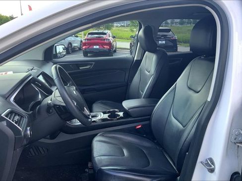 Used 2018 Ford Edge Titanium w/ Technology Package FWD image 8